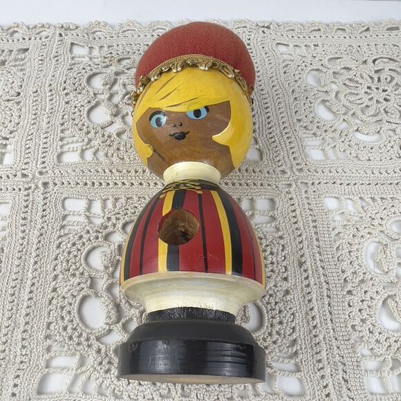 Vtg Wooden Pin Cushion Doll Thimble Cut Out Belly Button Hand Painted Kitschy - Picture 5 of 8